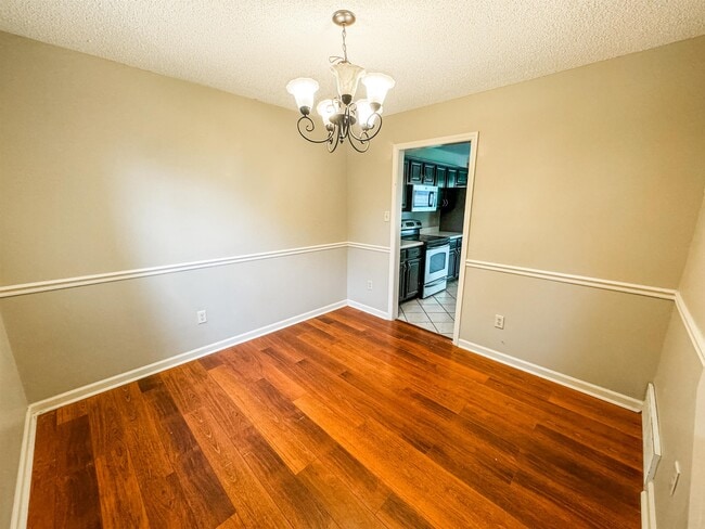 Photo - 1294 River Bank Dr