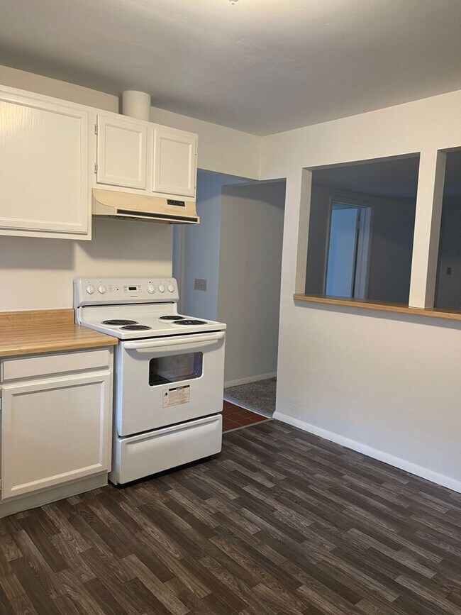 Photo - Nice and Bright Rambler near Downtown Kirkland