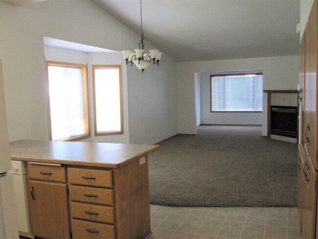 Photo - 760 Plum Tree Ln