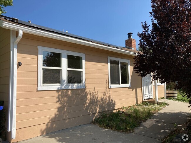 Building Photo - 225 N Arizona Ave Rental