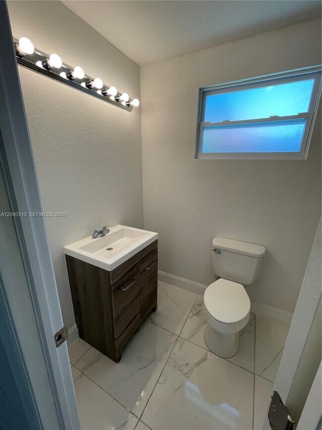 Photo - 6801 SW 13th Terrace Unit 6805