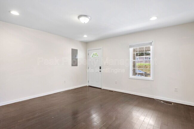 Photo - 819 Kinney St