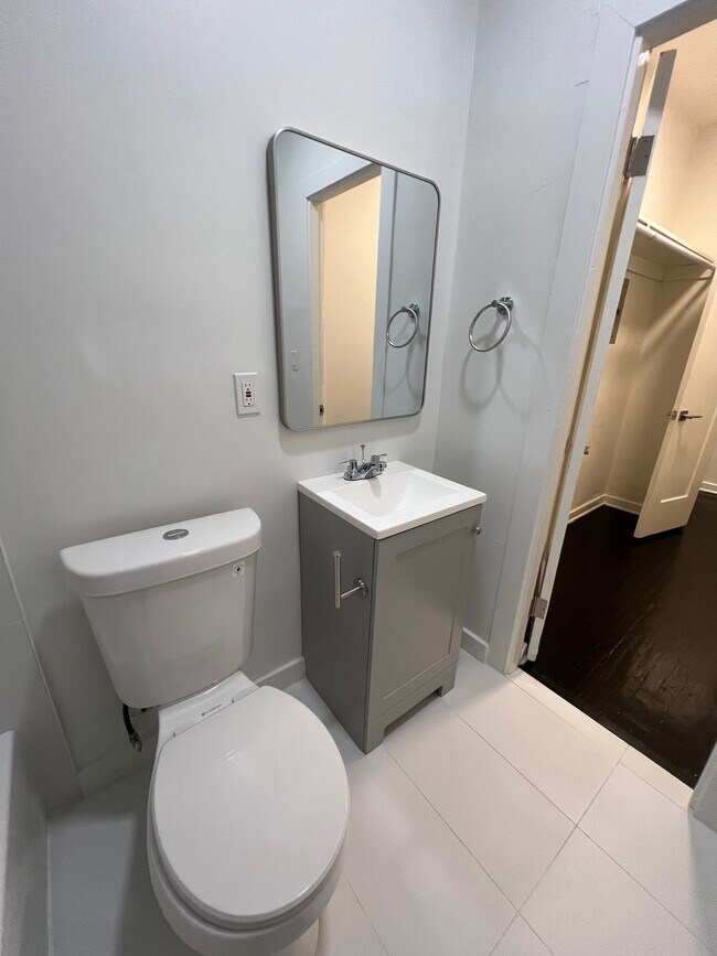 Photo - 127 N Edgemont St