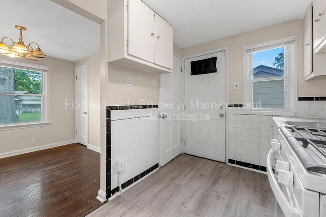 Photo - 8124 Titus Rd