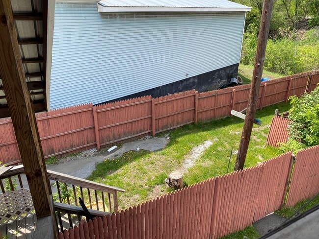 Building Photo - 69 S Main St Unit 2