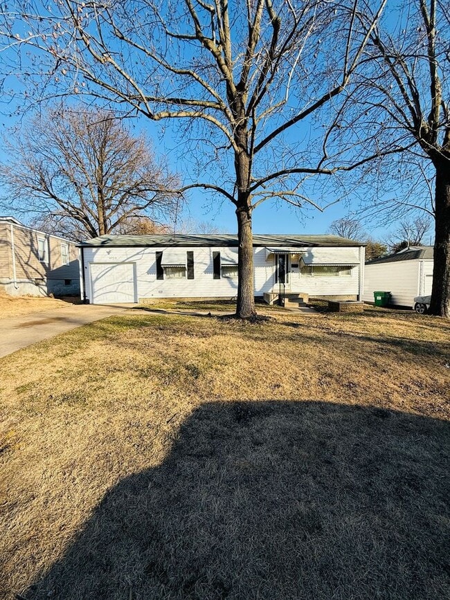 Photo - Spacious 3 bedroom home for Rent in Bellefontaine Neighbors