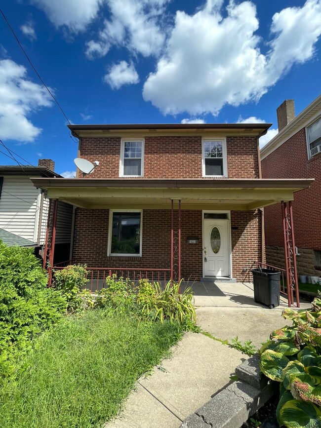 Building Photo - 1631 Fallowfield Ave Rental