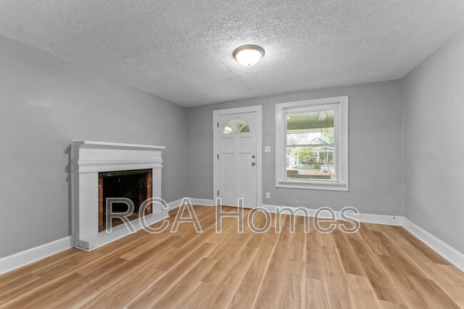 Photo - 369 S Grand Ave Casa