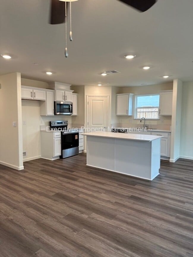 Photo - 11 River Oak Ct