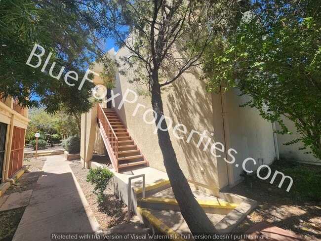 Building Photo - 1600 N Wilmot Rd Unit 235 Rental