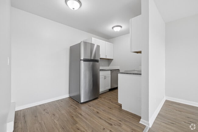 1BR, 1BA - 714SF - Kitchen - Blackrock Homes Apartments
