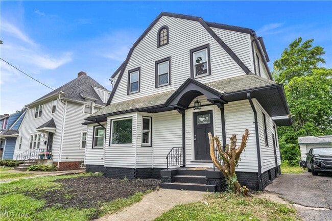 Building Photo - 3186 E 137th St Rental