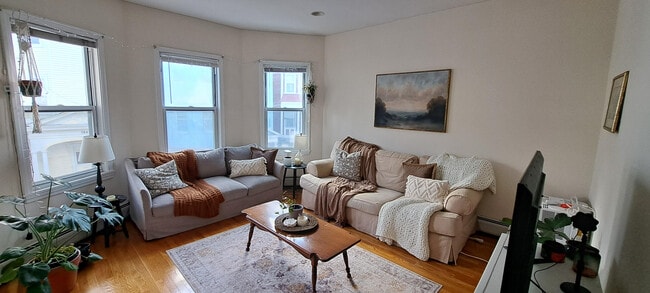 Photo - 143 Hillside St Unidad 2