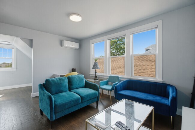 Photo - 2430 N Normandy Ave Unit 2