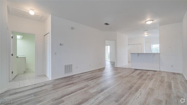 Building Photo - 5612 Rose Garden Rd Unit 203 Rental