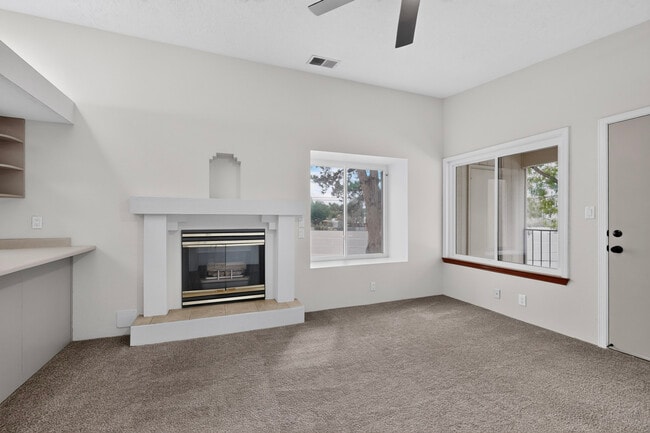 Cloverleaf Apartments