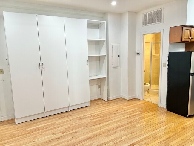Photo - 1321 Fairmont St NW Unit 304