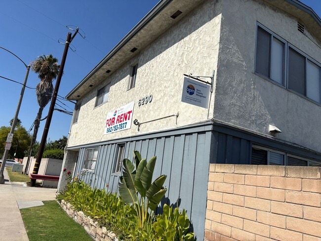 Building Photo - 1 BDRM, 1 BA WITH PARKING SPACE - *ASK ABOUT OUR MOVE IN SPECIAL! Unit 8012