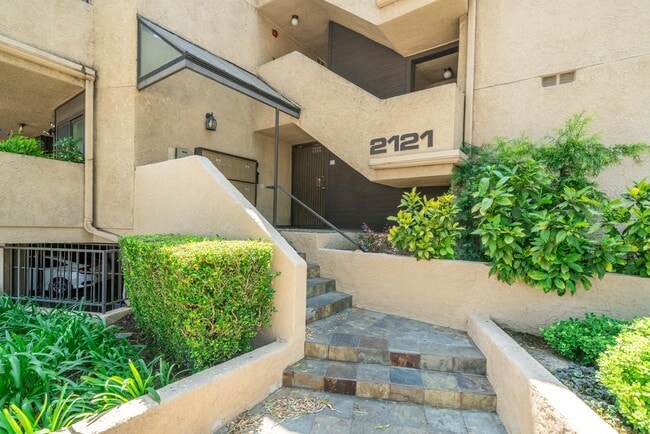 Photo - 2121 Scott Rd Unit 202