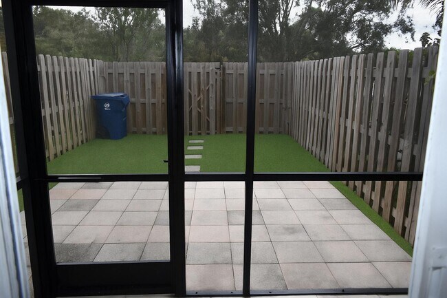 Photo - 416 Georgian Park Dr