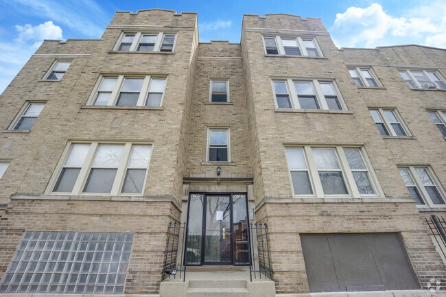 Building Photo - 2747 N Kilbourn Ave Rental