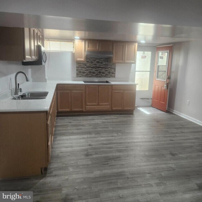 Photo - 12505 Kingsview St