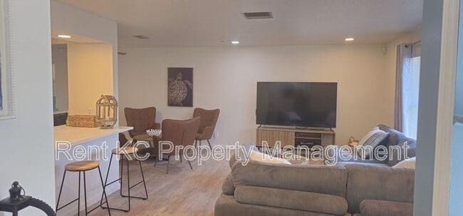 Photo - 589 Coconut St Unit Fully Furnished