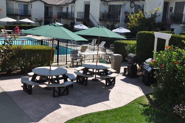 Photo - Campbell Square Apartments