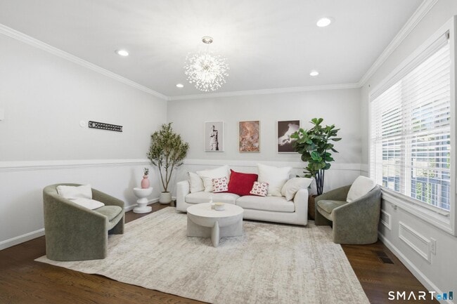 Photo - 305 Sylvan St