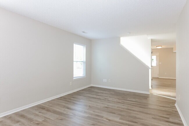 Photo - 7148 Kimble Dr