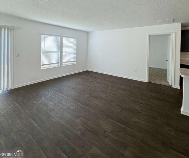 Photo - 101 Landing Blvd