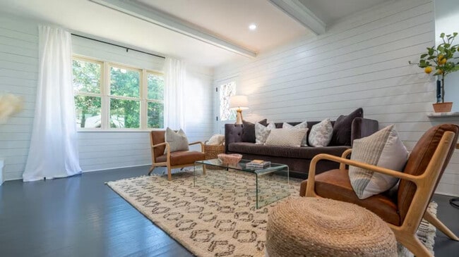 Building Photo - 4959 Parkside Dr Unit ID1325131P