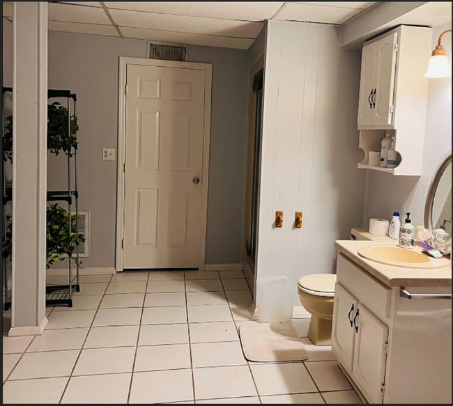 Photo - 122 Tucker Dr