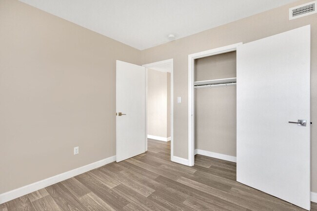 Photo - Bristol Square