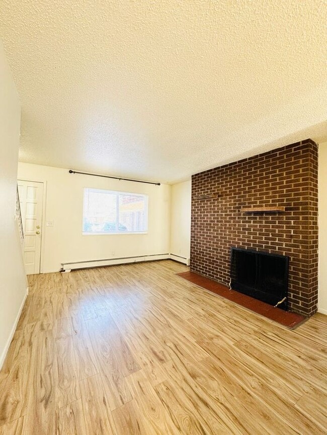 Photo - Beautiful 2 Bedroom Town Home!