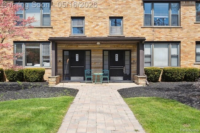 Photo - 617 E Lincoln Ave