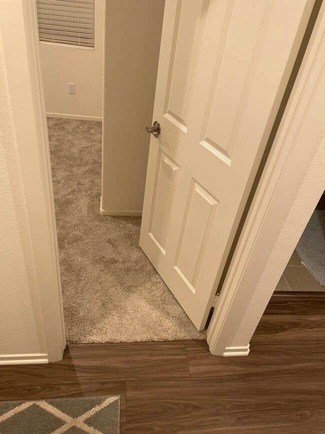 Habitación en alquiler - 969 W Jasmine Way