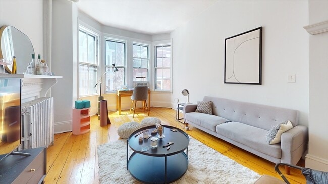 Building Photo - 10-14 Union Pk Unit 2