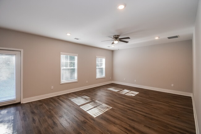 Photo - 67 Greyfield Dr
