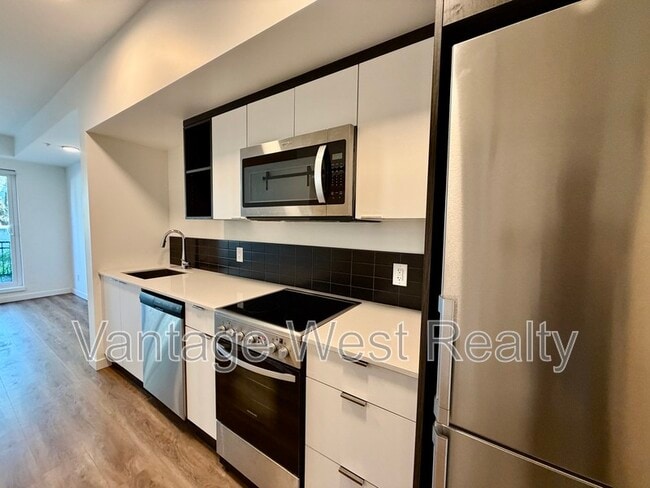 615 Rutland Rd N Unit 101