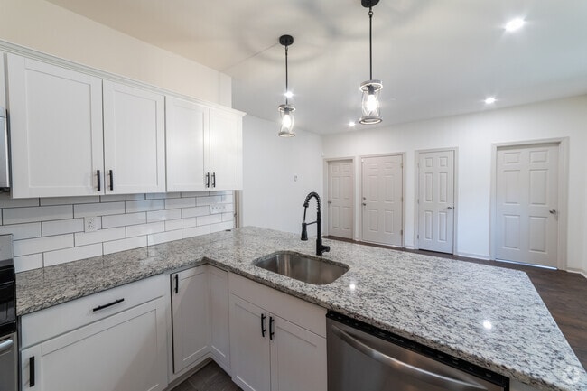 Building Photo - 84 Sheffield Ave Unit 1 Rental