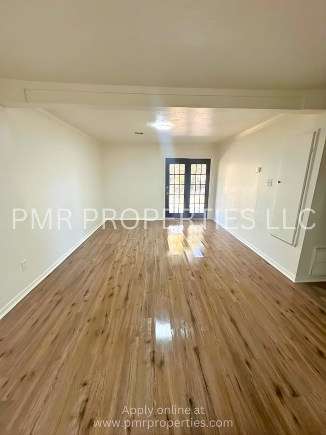 Photo - 4 Bedrooms - 1.5 Bathroom House