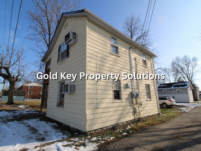 Photo - 919 E 6th St Unidad 919 E 6th St Apt 1