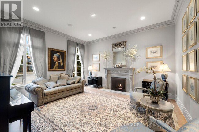 Photo - 39 Rollscourt Dr