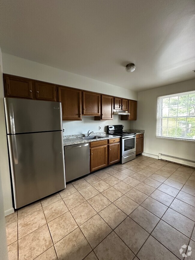 Building Photo - 101 E Clayton Ave Rental