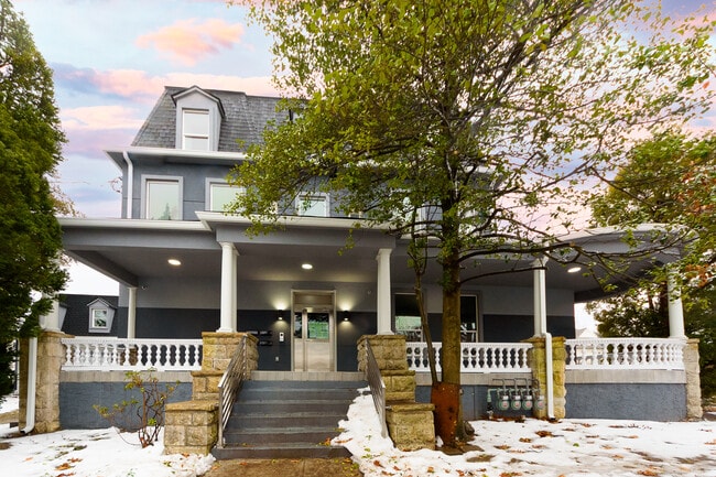 Photo - 222 Primrose Ave