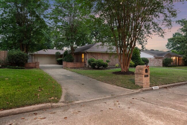 Building Photo - 10211 Cantertrot Dr Rental