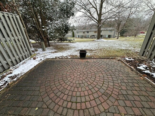 Photo - 795 Watersedge Dr