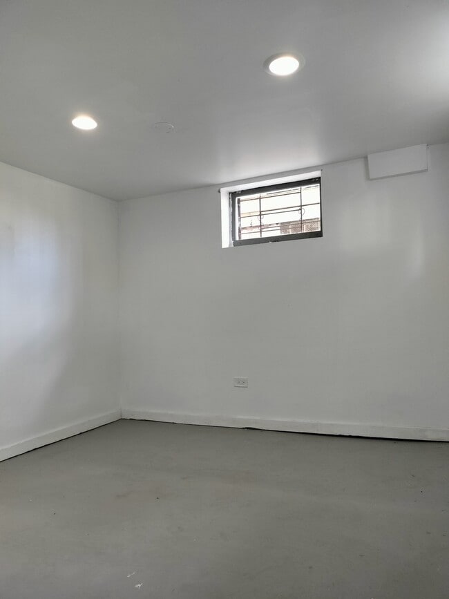 Photo - 7910 S Muskegon Ave