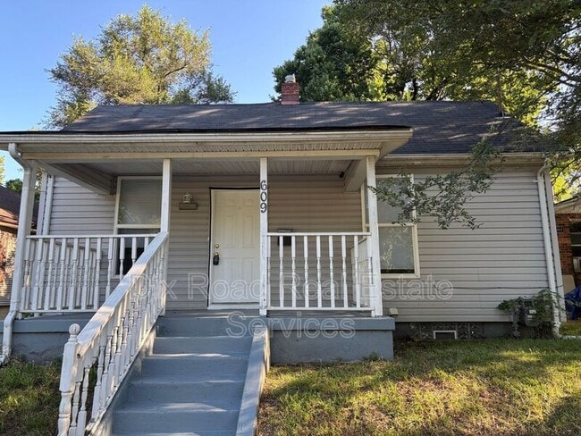 Building Photo - 609 Eighteenth Avenue
